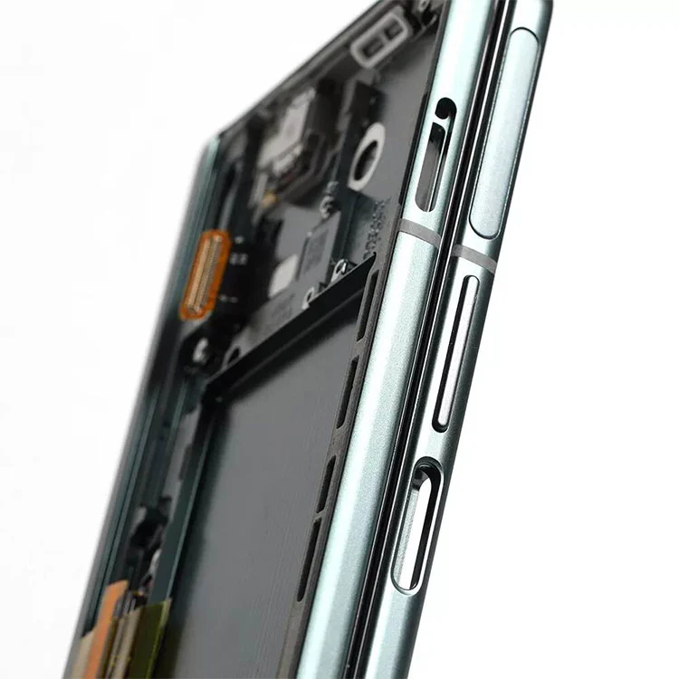 Fold 3 LCD Screens