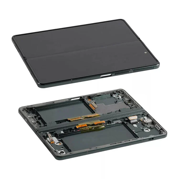 Fold 3 LCD Screens